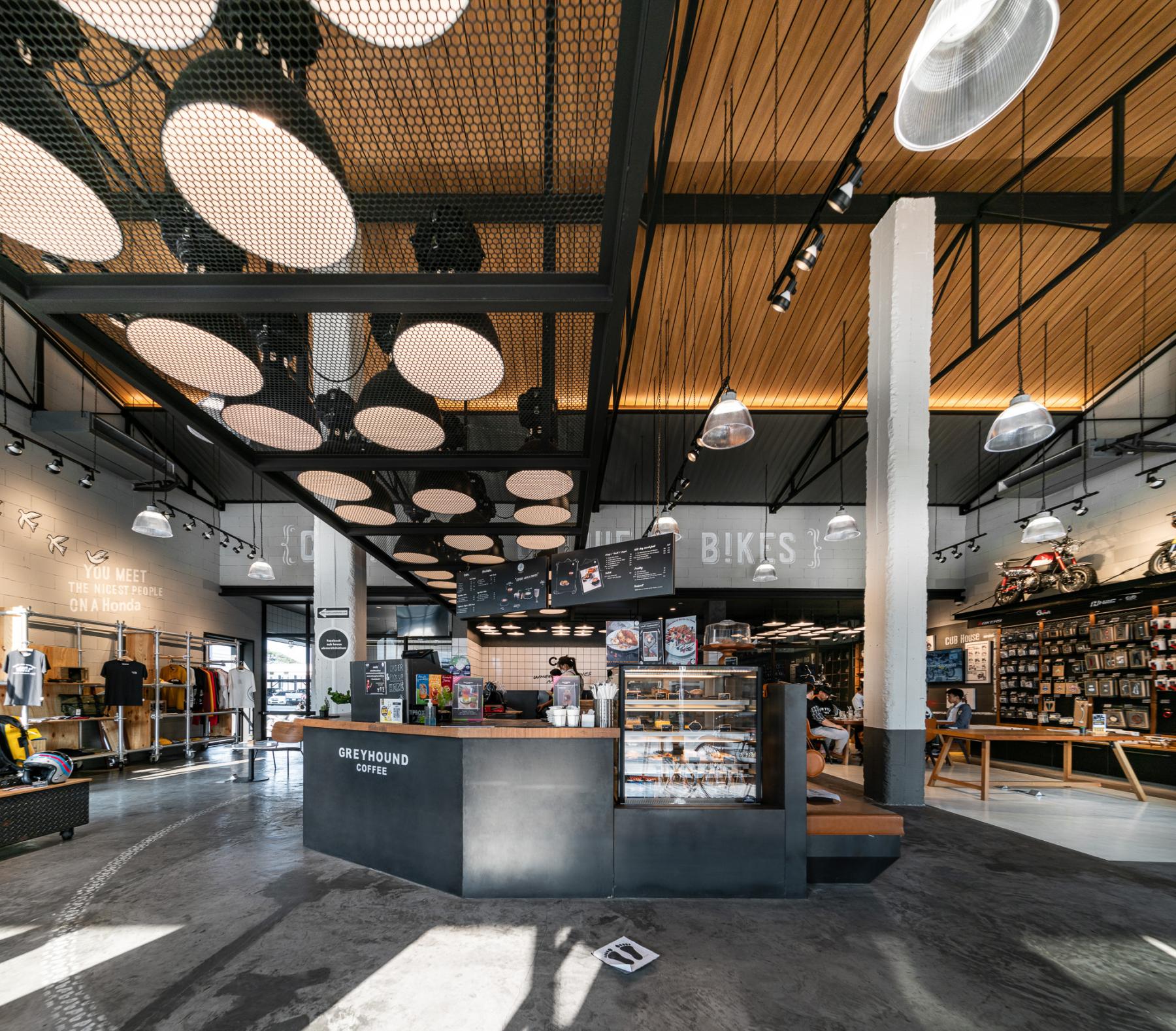 สุธี สถาปนิก 11