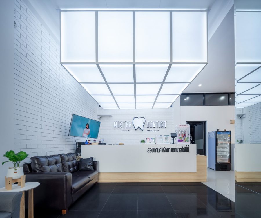 RENOVATE. MISTER DENTIST